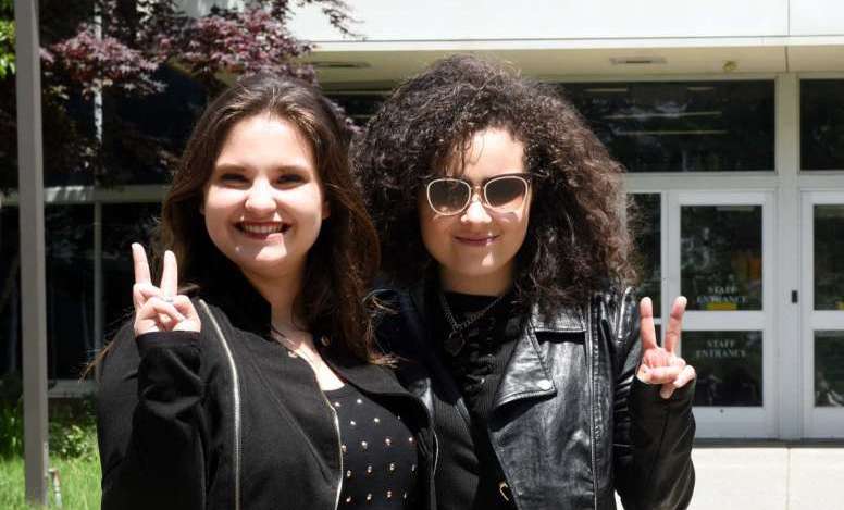 Moriah Formica, Madison VanDenburg are singers in sync